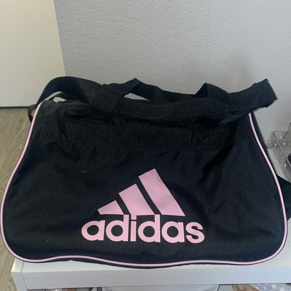 🩷 ADIDAS DUFFLE BAG 🩷